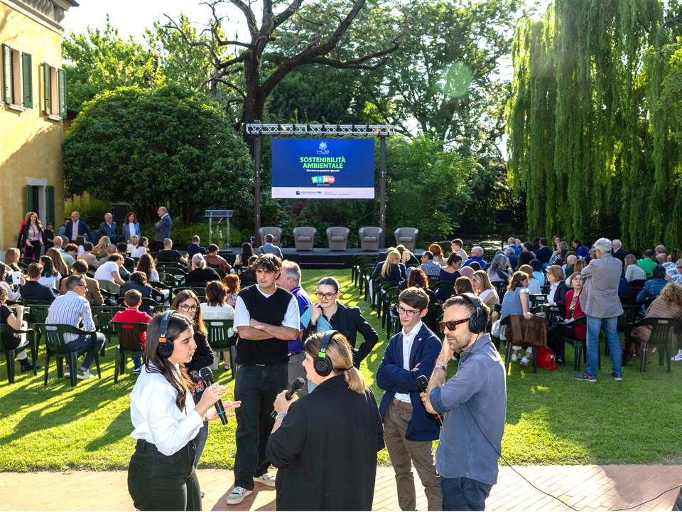 Dialoghi in Villa - Copertina per la notizia